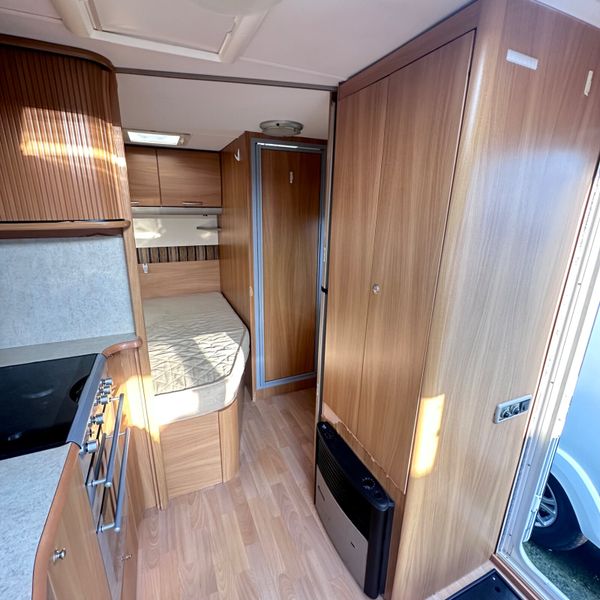 ✨STUNNING SWIFT CHARISMA 4 BERTH FIXED BED✨ 364622494