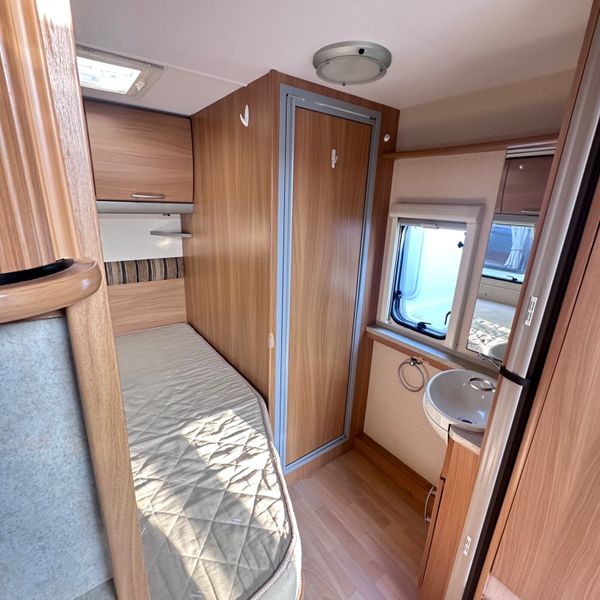 ✨STUNNING SWIFT CHARISMA 4 BERTH FIXED BED✨ 364622498