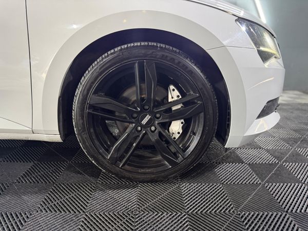 ⚪️2017 SKODA SUPERB AMBITION DSG BLACK EDITION⚪️ 364748045