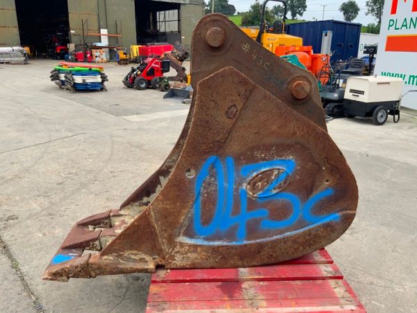 24" GEITH DIIGING BUCKET.....80mm PINS........... 364748824