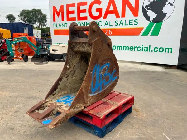 24" GEITH DIIGING BUCKET.....80mm PINS........... 364748825