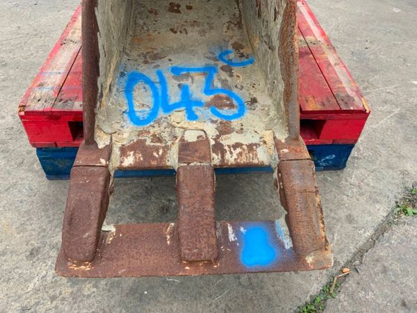 24" GEITH DIIGING BUCKET.....80mm PINS........... 364748828
