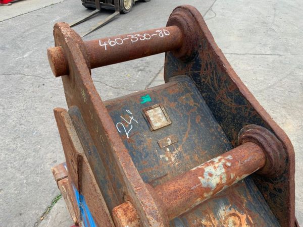 24" GEITH DIIGING BUCKET.....80mm PINS........... 364748822