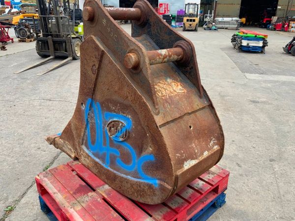 24" GEITH DIIGING BUCKET.....80mm PINS........... 364748823