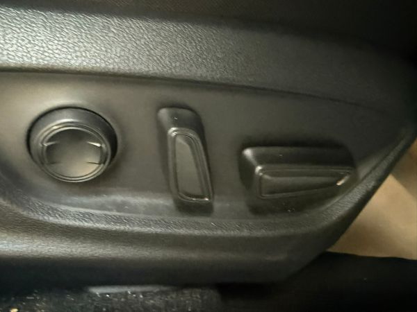 2019 TOYOTA CAMRY2.5 Hybrid auto,Top specs 364741364