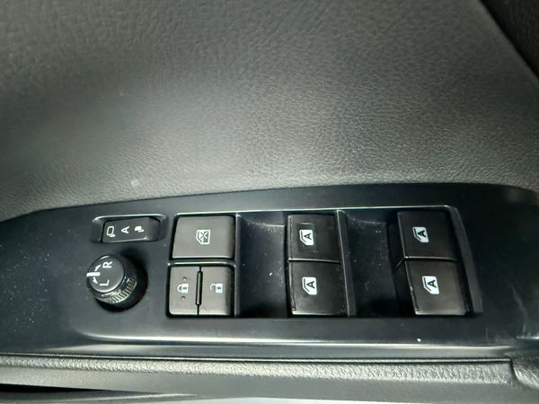 2019 TOYOTA CAMRY2.5 Hybrid auto,Top specs 364741366