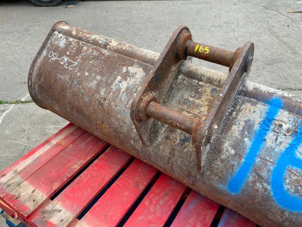 60" GRADING BUCKET....45mm PINS.......167wa. 364751076
