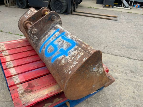 60" GRADING BUCKET....45mm PINS.......167wa. 364751073