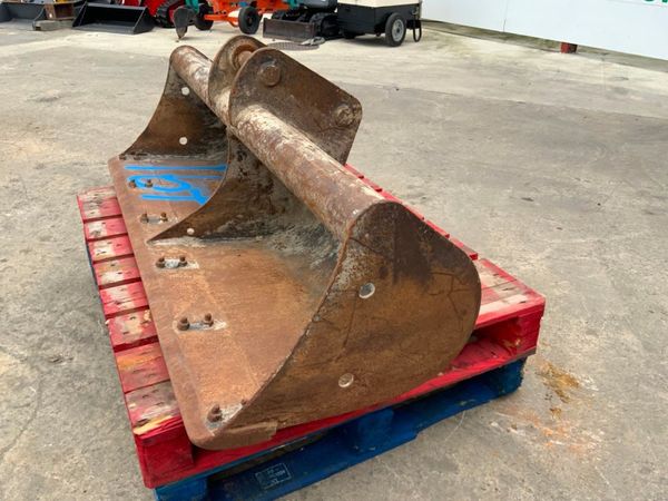 60" GRADING BUCKET....45mm PINS.......167wa. 364751080