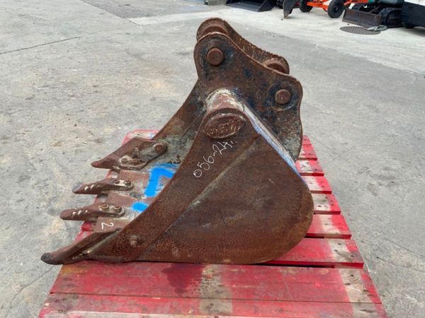 24" GEITH DIGGING BUCKET.....45mm PINS......05624. 364753098