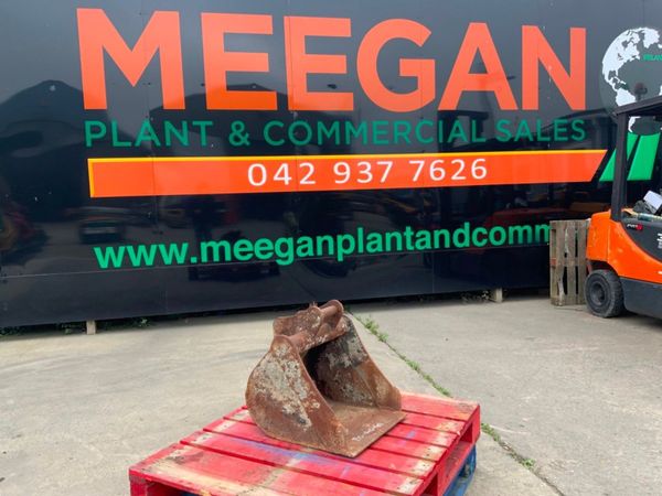18" DIGGING BUCKET......40mm PINS.........056. 364766159