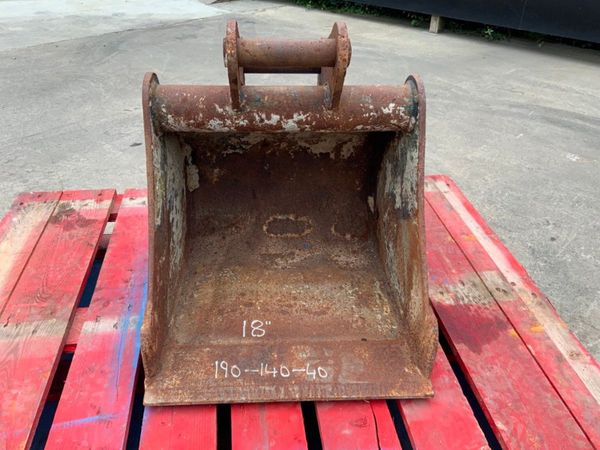 18" DIGGING BUCKET......40mm PINS.........056. 364766166