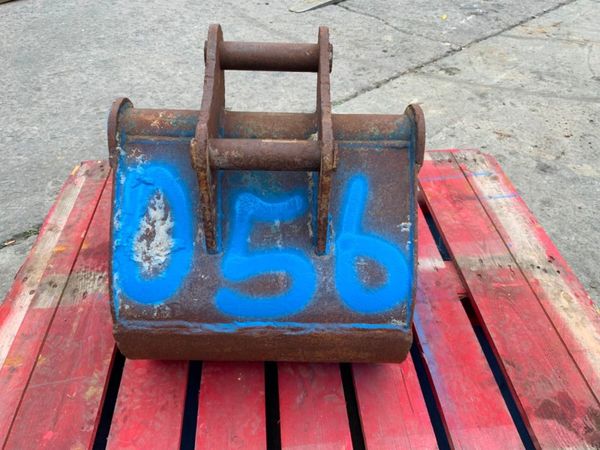 18" DIGGING BUCKET......40mm PINS.........056. 364766162