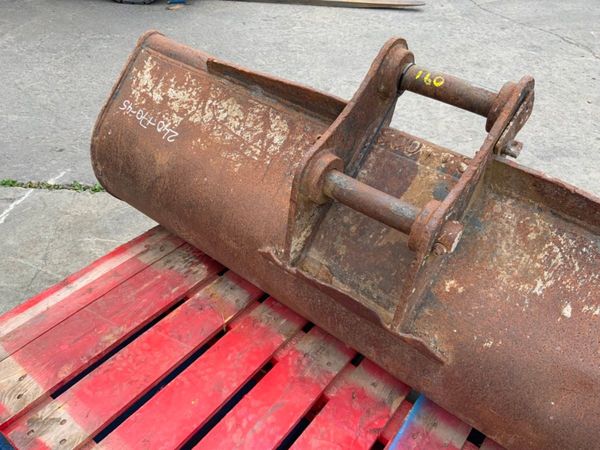 60" GRADING BUCKET...45mm PINS........173w. 364766245