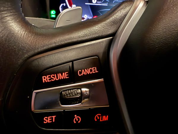 212 BMW 330e SE Pro Touring 364772895