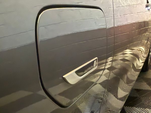 212 BMW 330e SE Pro Touring 364772904