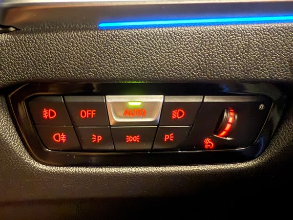 212 BMW 330e SE Pro Touring 364772900