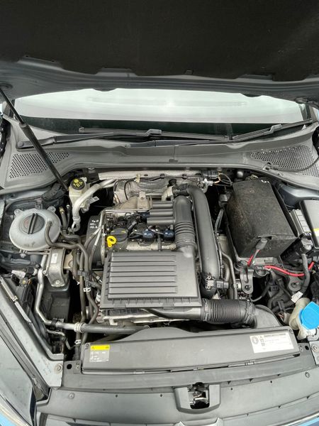 Volkswagen Golf 2014 Automatic 364855040