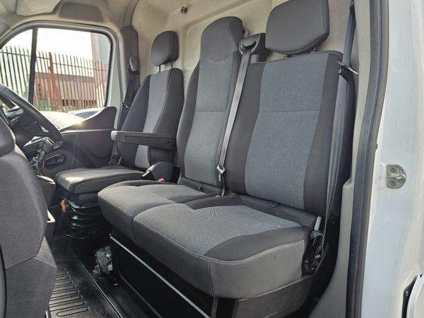 RENAULT MASTER // 04/26 DOE // PLUS VAT 364864105