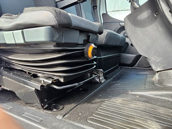 RENAULT MASTER // 04/26 DOE // PLUS VAT 364864101
