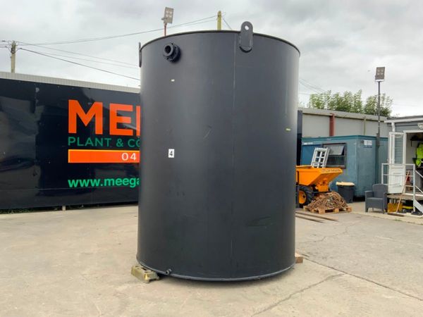 10,000lts PLASTIC WATER STORAGE TANK.....4229. 364863179