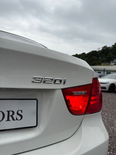 BMW E90 320i M Sport Automatic Low KM 364896804