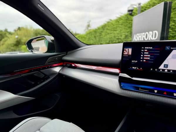 252 M5 TOURING 4.4 V8 HYBRID 727BHP 364927827