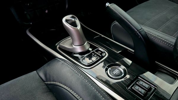 🔥 2016 Mitsubishi Outlander PHEV Intense+Automati 364944535