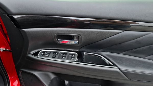 🔥 2016 Mitsubishi Outlander PHEV Intense+Automati 364944568
