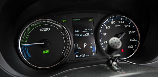 🔥 2016 Mitsubishi Outlander PHEV Intense+Automati 364944595