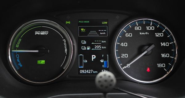 🔥 2016 Mitsubishi Outlander PHEV Intense+Automati 364944596