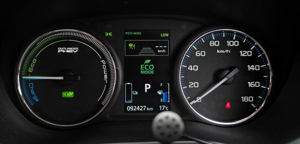 🔥 2016 Mitsubishi Outlander PHEV Intense+Automati 364944598