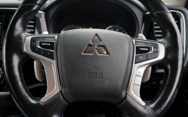 🔥 2016 Mitsubishi Outlander PHEV Intense+Automati 364944593