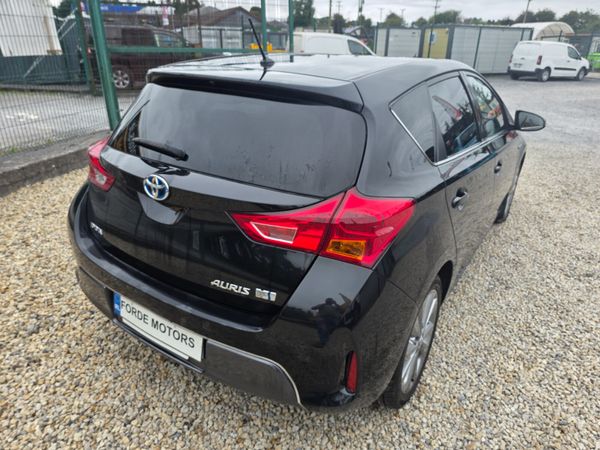 Toyota Auris 2014 364988536