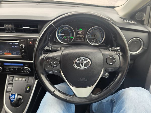 Toyota Auris 2014 364988541