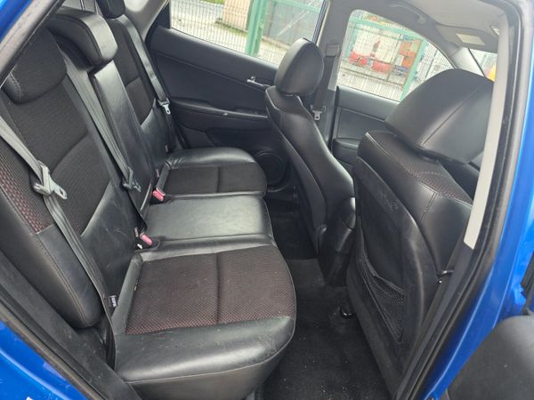 Hyundai i30 2010 364989496