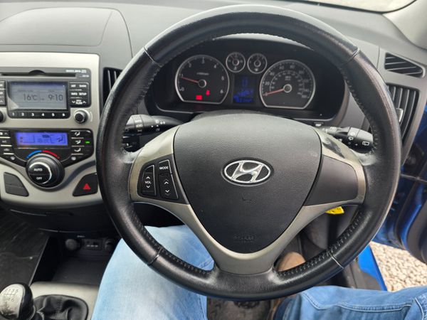 Hyundai i30 2010 364989503