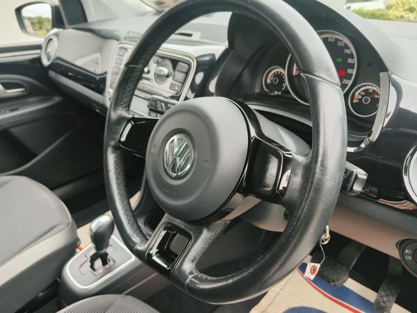 2015 VW Up! High spec 364996810