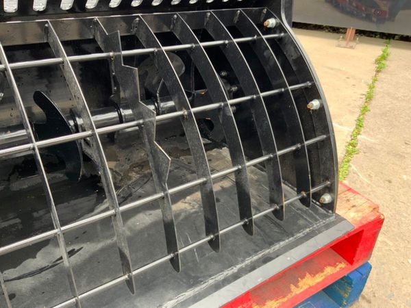 SELF LOADING CONCRETE MIXING BUCKET......308w. 364997690