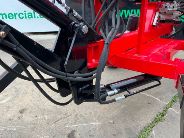 UNUSED MIVA Va900s SPIDER MINI DIGGER........102. 365009229