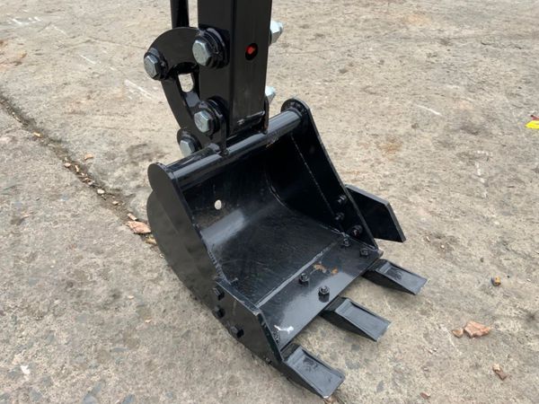UNUSED MIVA Va900s SPIDER MINI DIGGER........102. 365009230