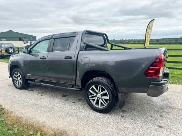 192 Toyota Hilux Invincible X Manual***** 365044623