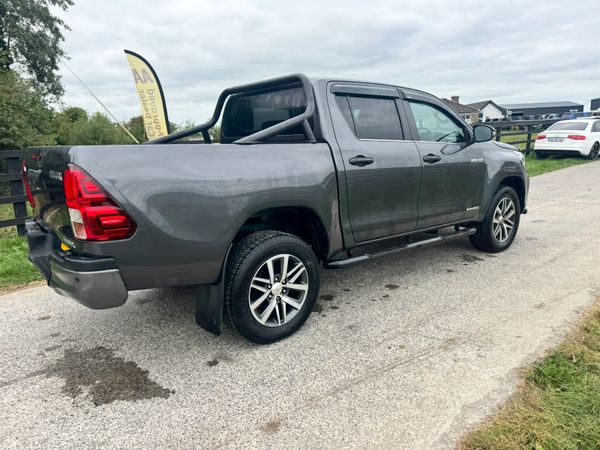 192 Toyota Hilux Invincible X Manual***** 365044631