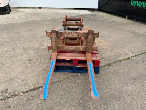 STRICKLAND PALLET FORKS....80mm / 65mm..1330t. 365058945