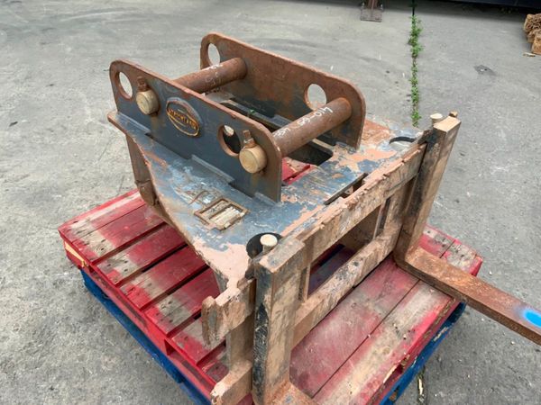 STRICKLAND PALLET FORKS....80mm / 65mm..1330t. 365058946