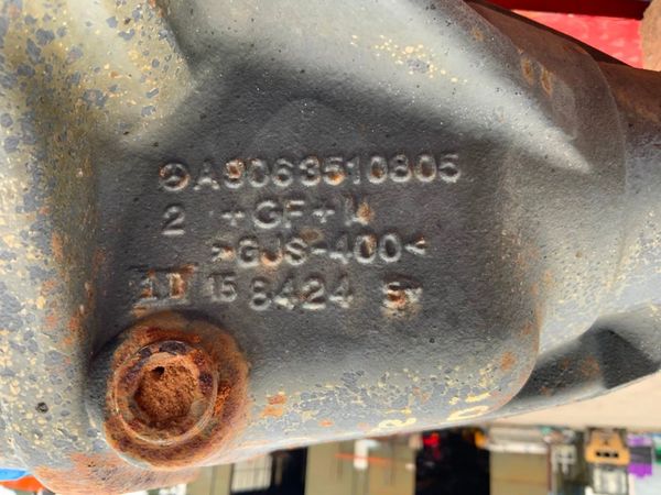 SPRINTER / CRAFTER BACK AXLE....SINGLE WHEEL. 365059045