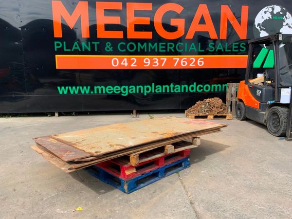 STEEL ROAD CROSSING PLATES / TRENCH COVERS. 365081393