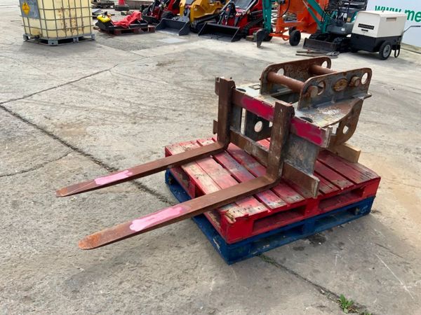 STRICKLAND PALLET FORKS...65mm PINS........1332t. 365081566