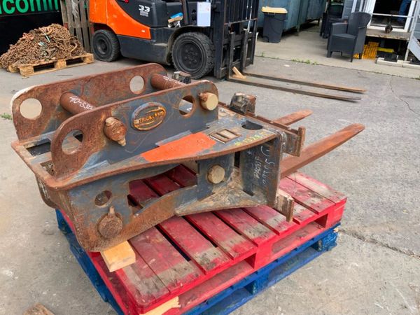STRICKLAND PALLET FORKS...65mm PINS........1332t. 365081577