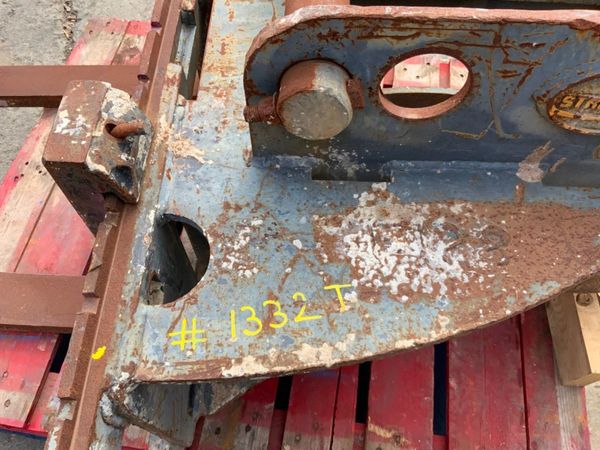 STRICKLAND PALLET FORKS...65mm PINS........1332t. 365081573